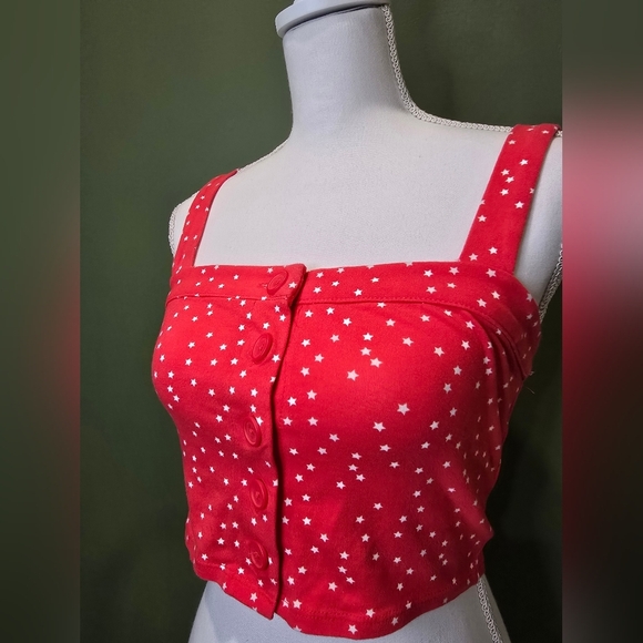 Red Sleeveless Square Neck Crop Tank Top - Picture 3 of 6